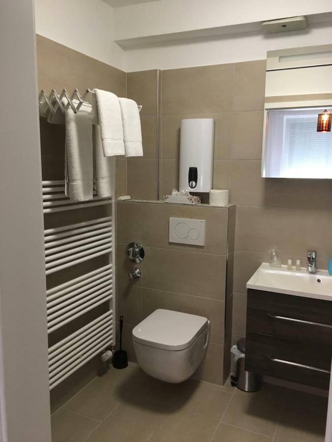Rheinstrasse 33 Apartment Mainz Luaran gambar